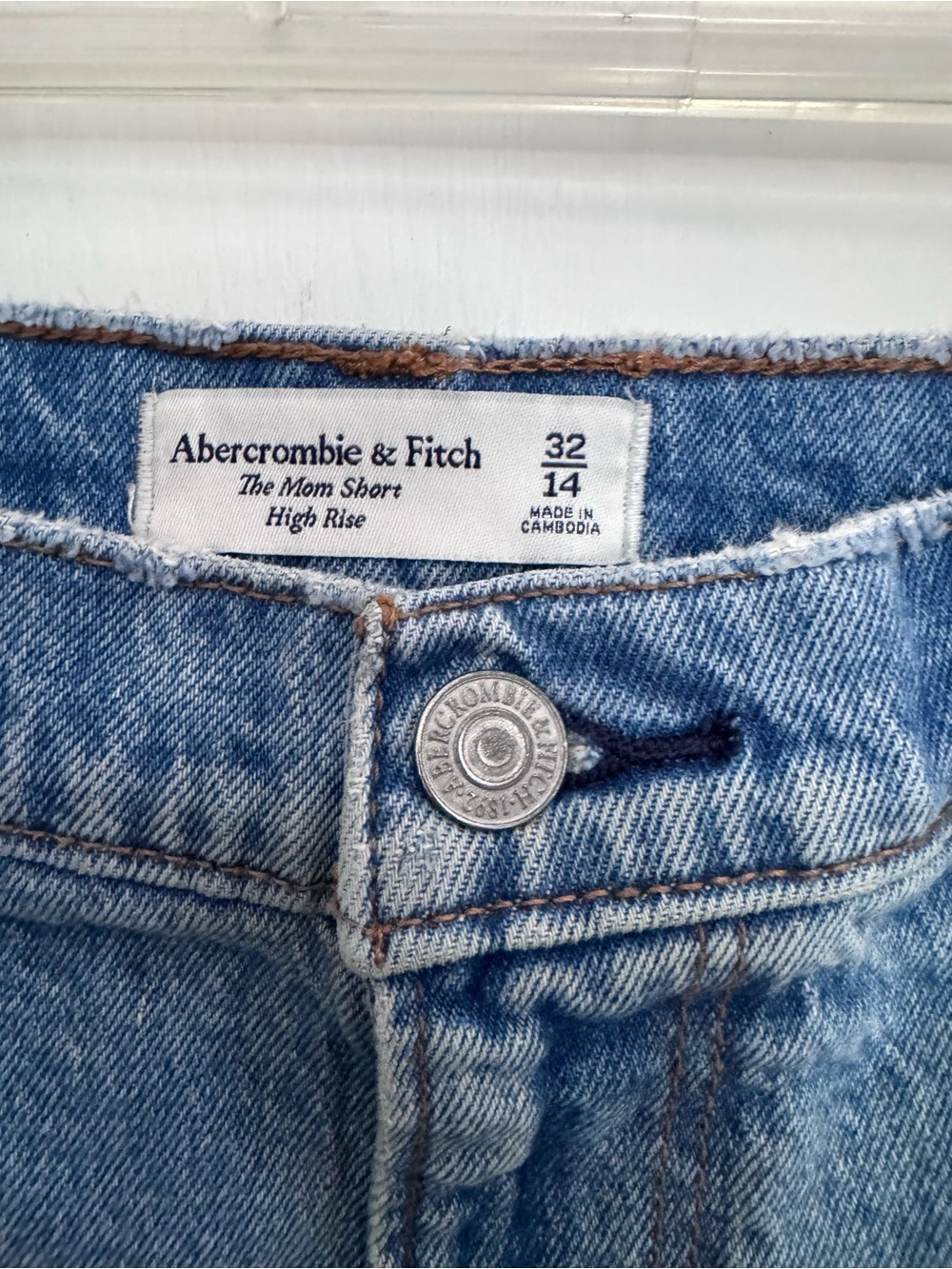 Abercrombie & Fitch The Mom Short - High Rise - Picture 3 of 4
